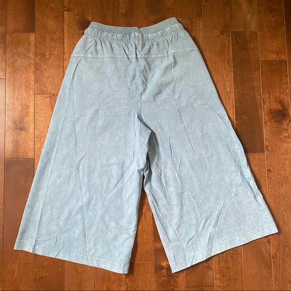 Lululemon Inner Glow Culotte 4 - Picture 5 of 11